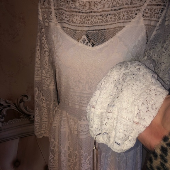 NWT- Mia Joy Folie Holly Dress in Cream Lace - Picture 5 of 8